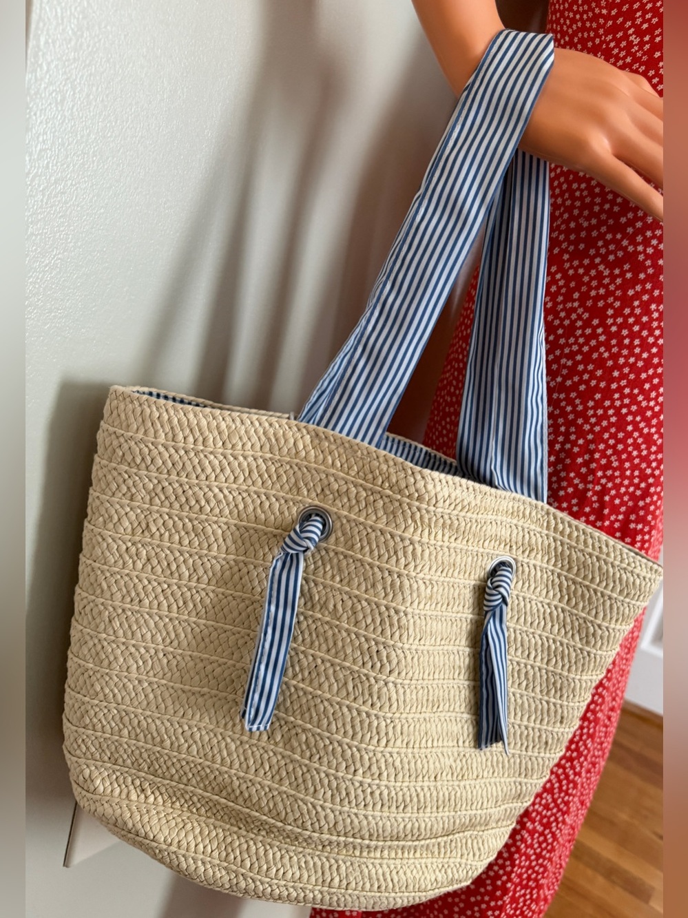 Straw Tote beach Bag with Blue-White Striped Handles - Picture 4 of 11